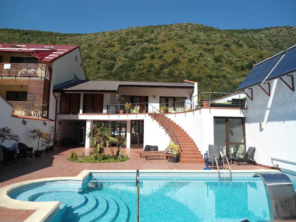 Pensiunea La Dolce Vita Băile Herculane Zewnętrze zdjęcie